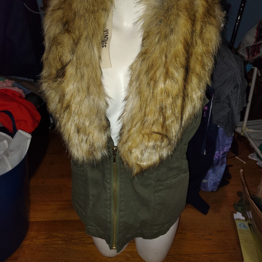 NWT Vintage America Green Zipper Vest W/Removable Fur Trim - Picture 4 of 12